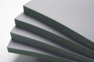 تفاوت عایق الاستومری رولی و لوله‌ای؛ چه نوعی برای پروژه شما مناسب‌تر است؟